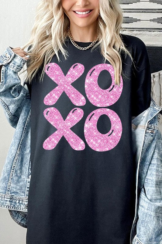 Glitter XOXO Short Sleeve Graphic Tee