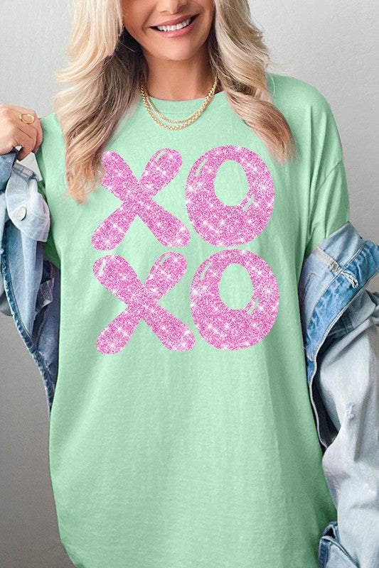 Glitter XOXO Short Sleeve Graphic Tee