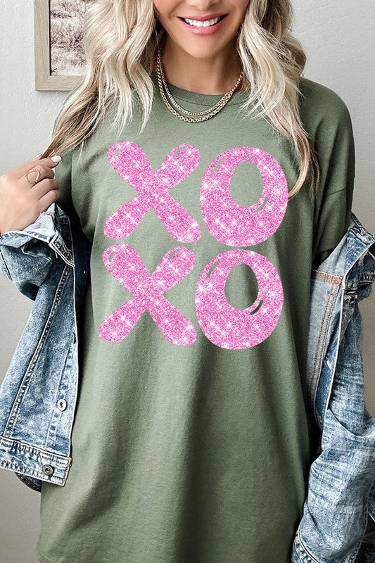 Glitter XOXO Short Sleeve Graphic Tee